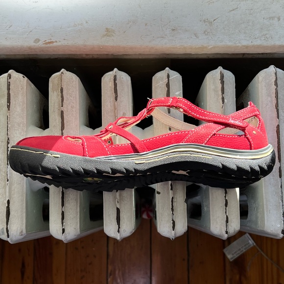 NWOB Jambu Abby Cut-Out Mary Jane Womens Red Memory Foam Footbed Size 10M - Picture 3 of 6